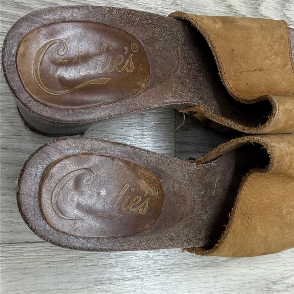 Candie’s Vintage Clogs - Picture 8 of 12